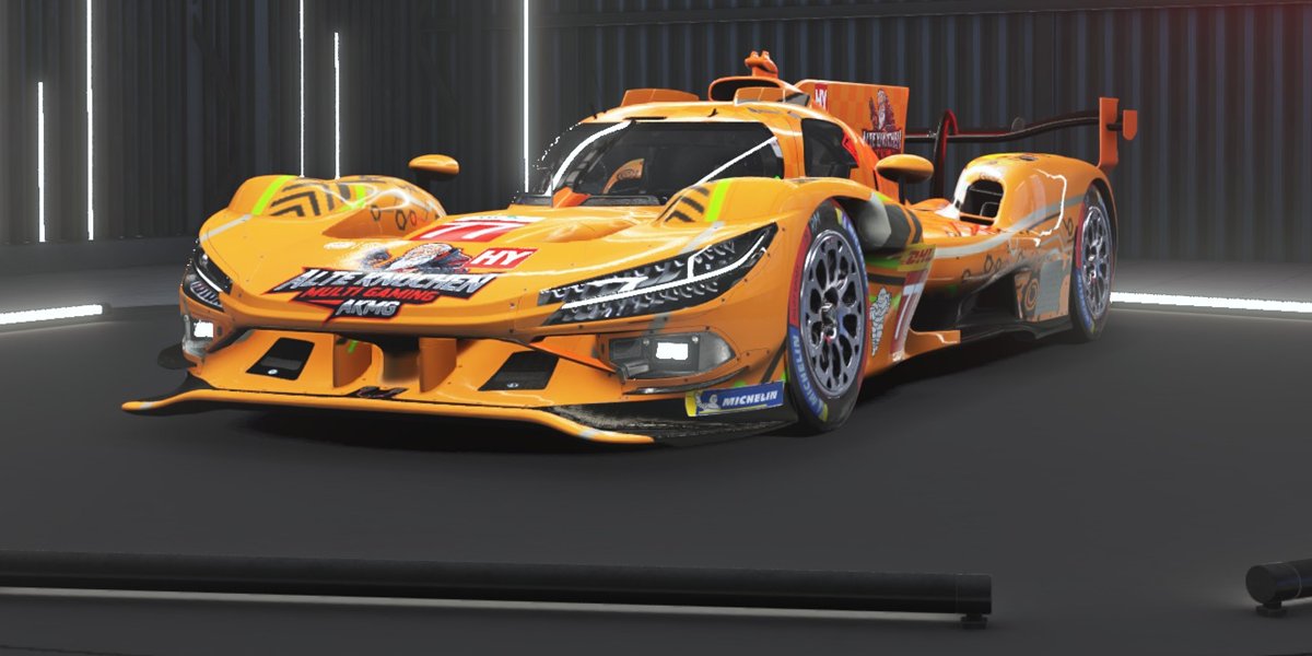 Toyota-Hypercar schräg von vorn im Showroom